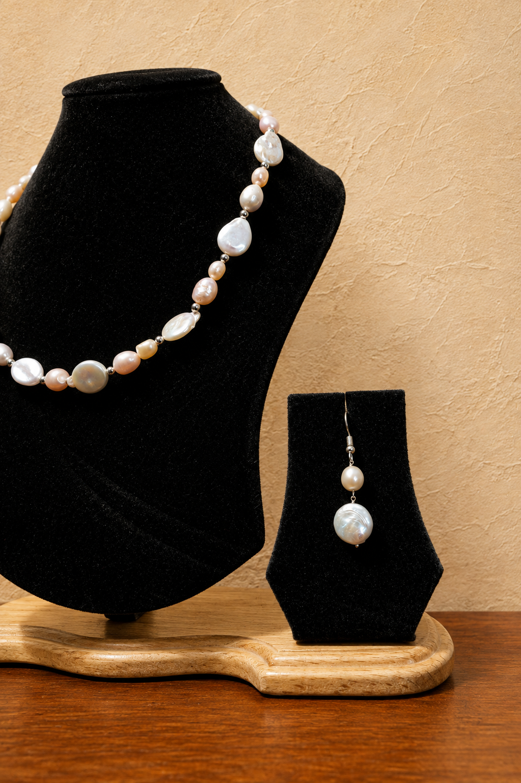 Fresh Water Pearl Necklace with Metal Clasp with Metal Earrings - Image 3