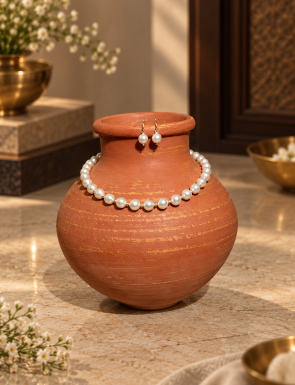 FRESHWATER PEARL NECKLACE WITH METAL CLASP WITH METAL EARRINGS