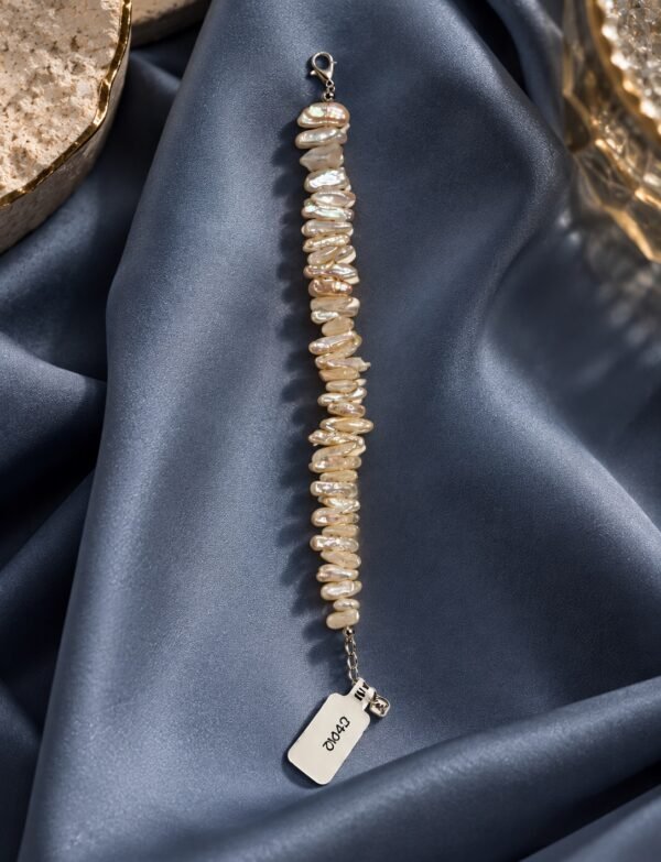 Freshwater Pearl Bracelet with Metal Clasp